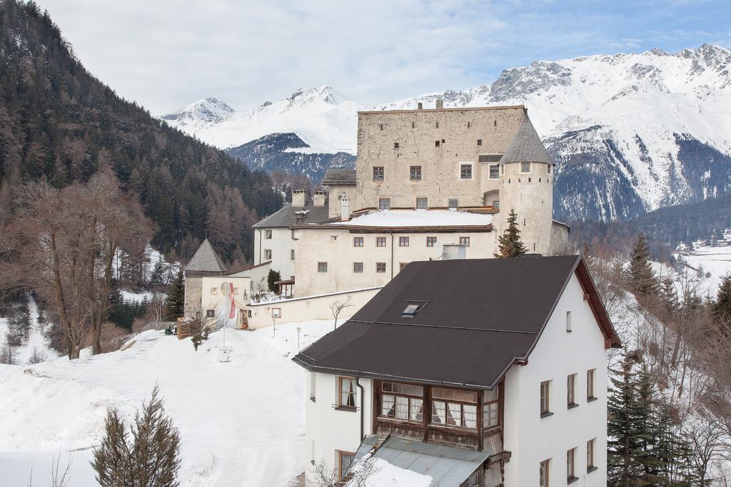 Hotel Neue Burg Nauders Buitenkant foto