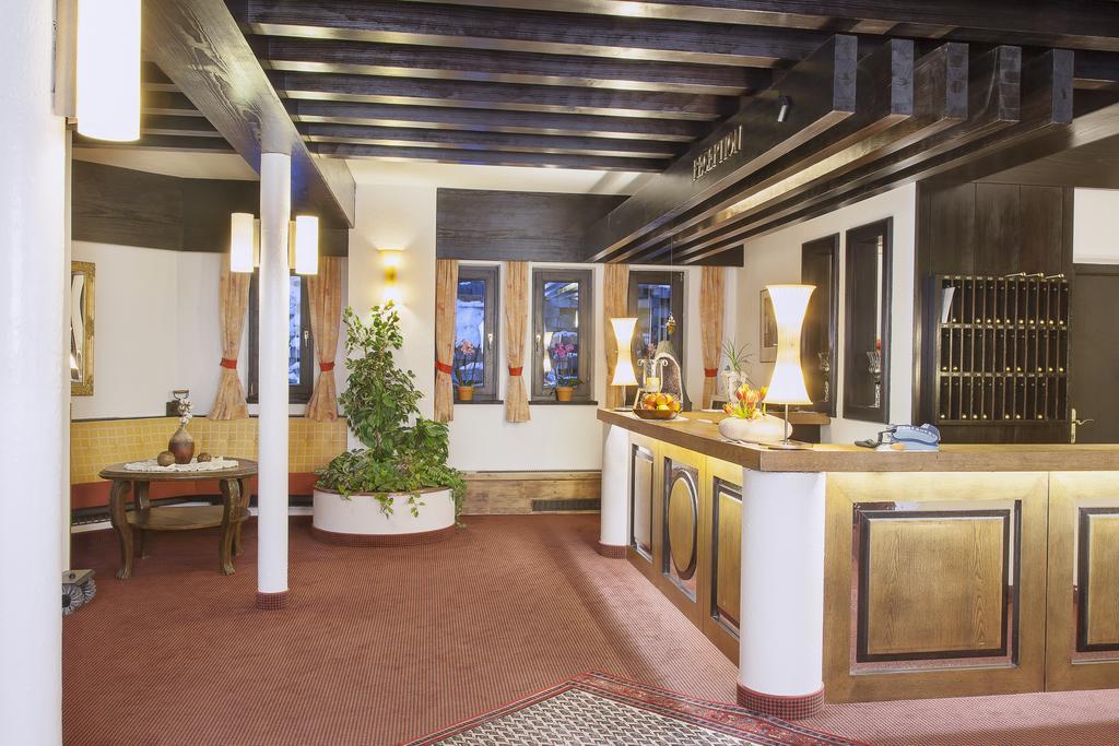 Hotel Neue Burg Nauders Buitenkant foto