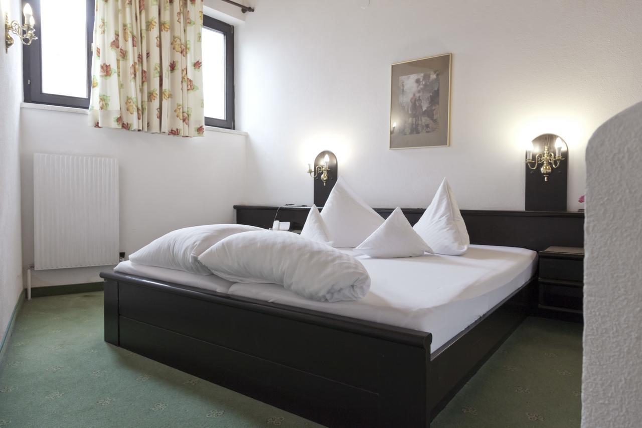 Hotel Neue Burg Nauders Buitenkant foto