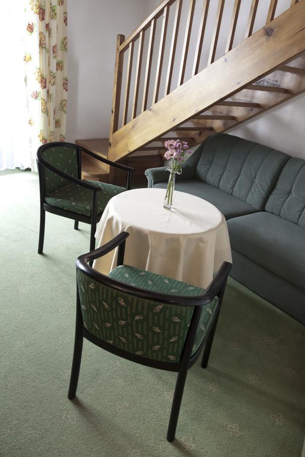 Hotel Neue Burg Nauders Buitenkant foto
